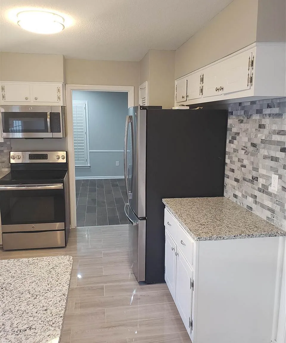 6444 Keswick Drive β photo 2