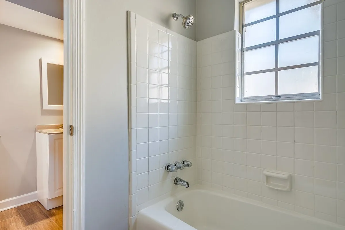 6444 Keswick Drive β photo 3