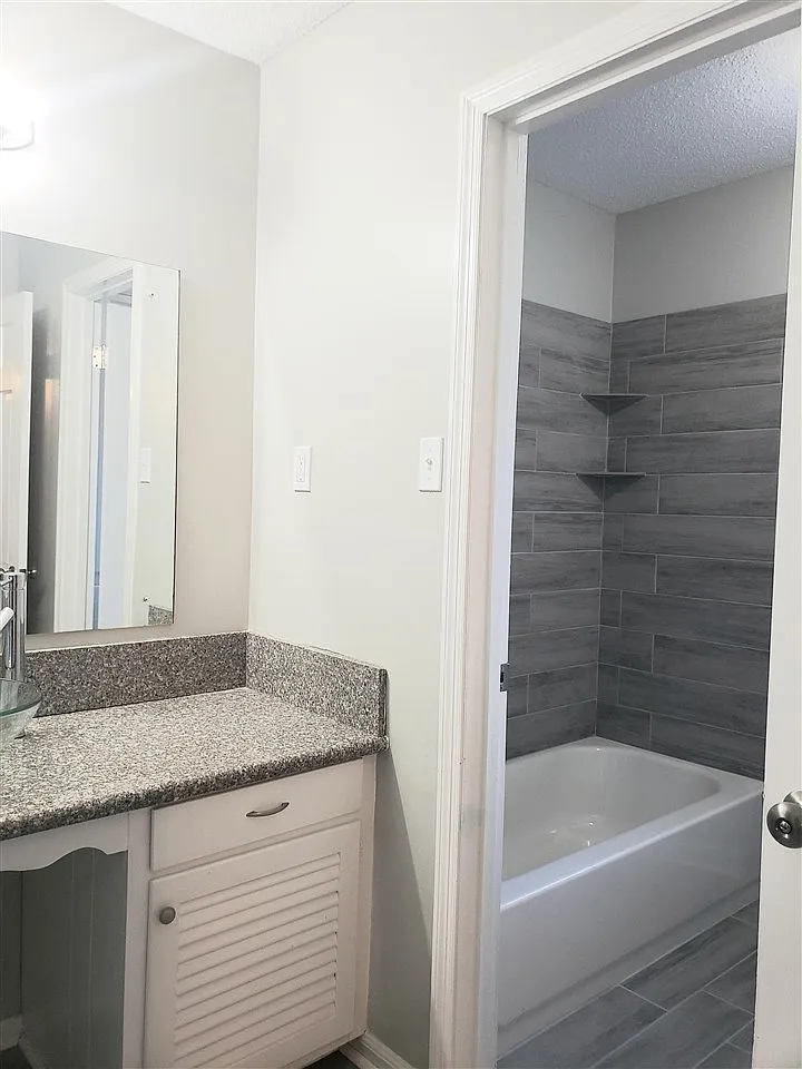 6444 Keswick Drive β photo 8